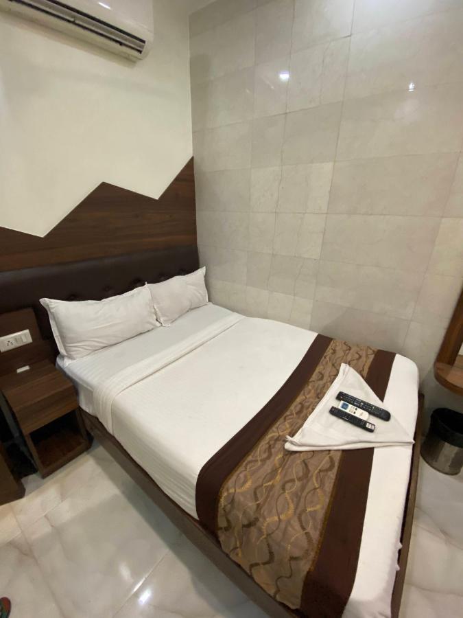Hotel Palace Residency Near Lokmanya Tilak Terminus Bombaim Exterior foto